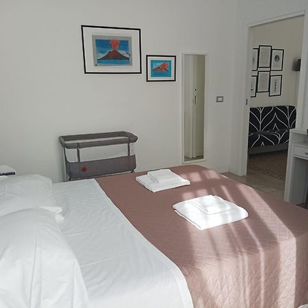 Chiarini22 Apartments Наполи Екстериор снимка