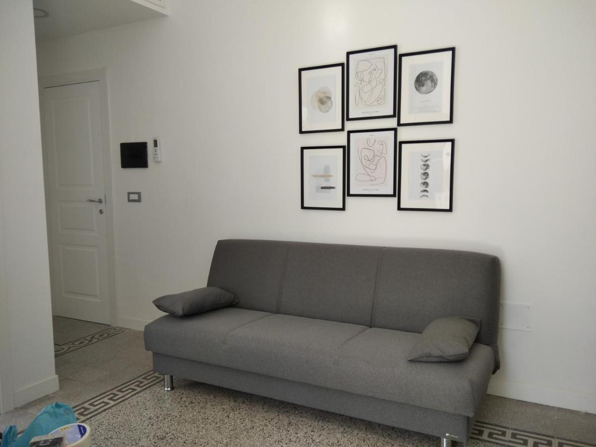 Chiarini22 Apartments Наполи Екстериор снимка