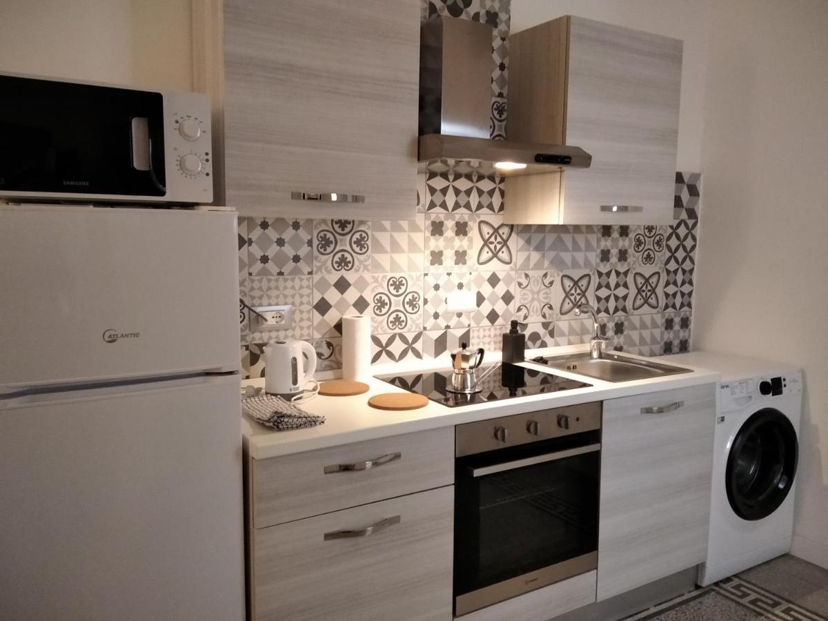 Chiarini22 Apartments Наполи Екстериор снимка