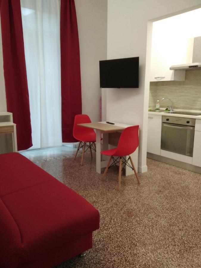 Chiarini22 Apartments Наполи Екстериор снимка