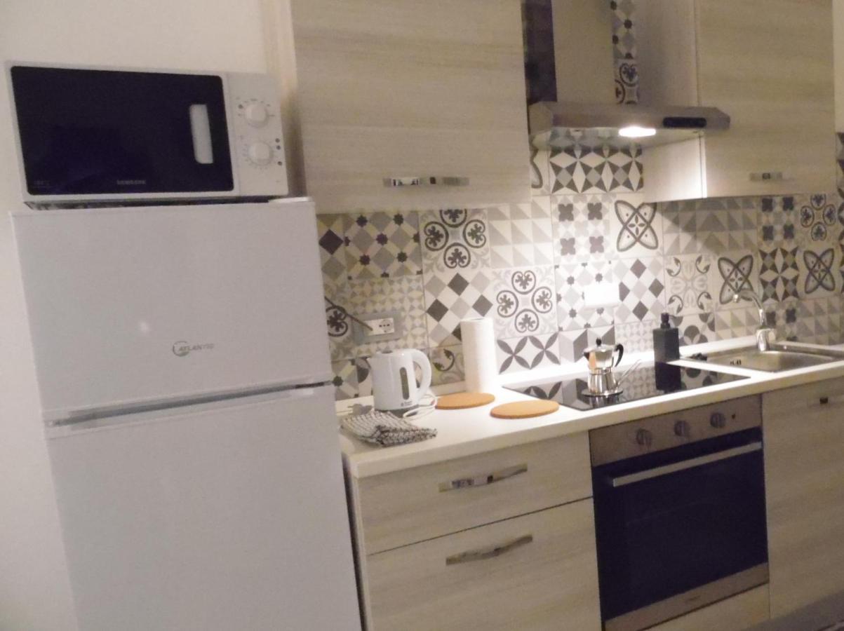 Chiarini22 Apartments Наполи Екстериор снимка