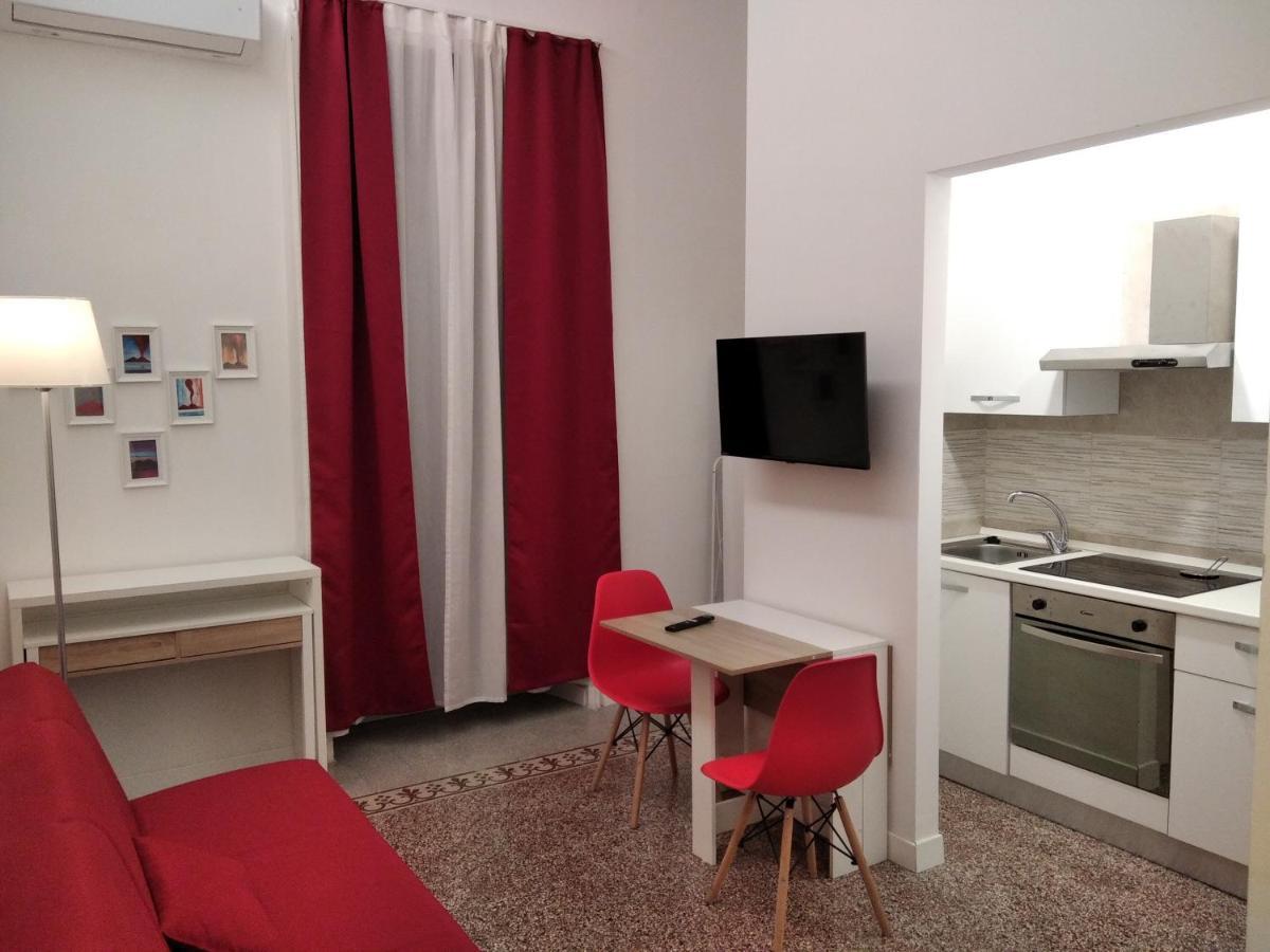 Chiarini22 Apartments Наполи Екстериор снимка