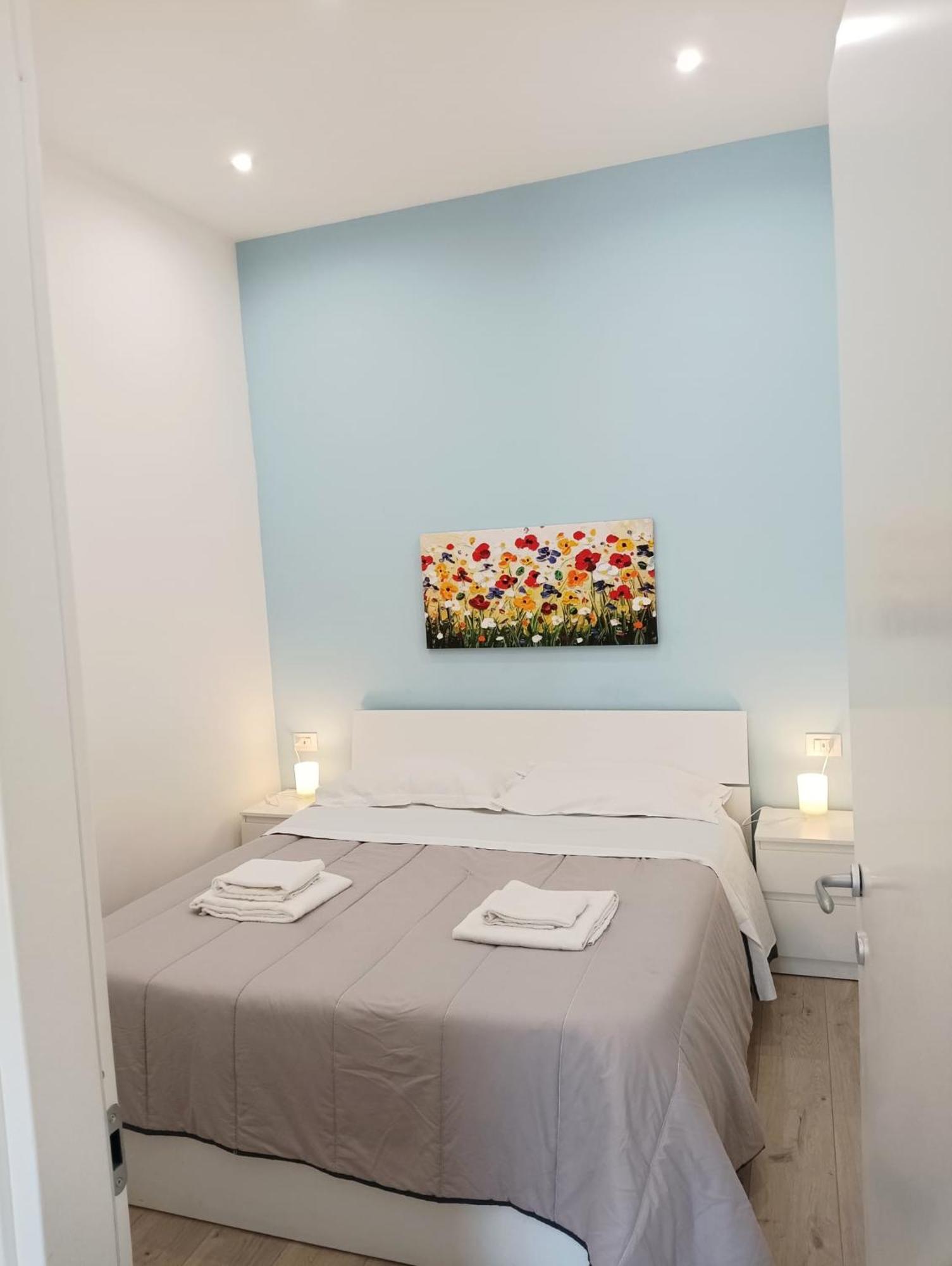 Chiarini22 Apartments Наполи Екстериор снимка