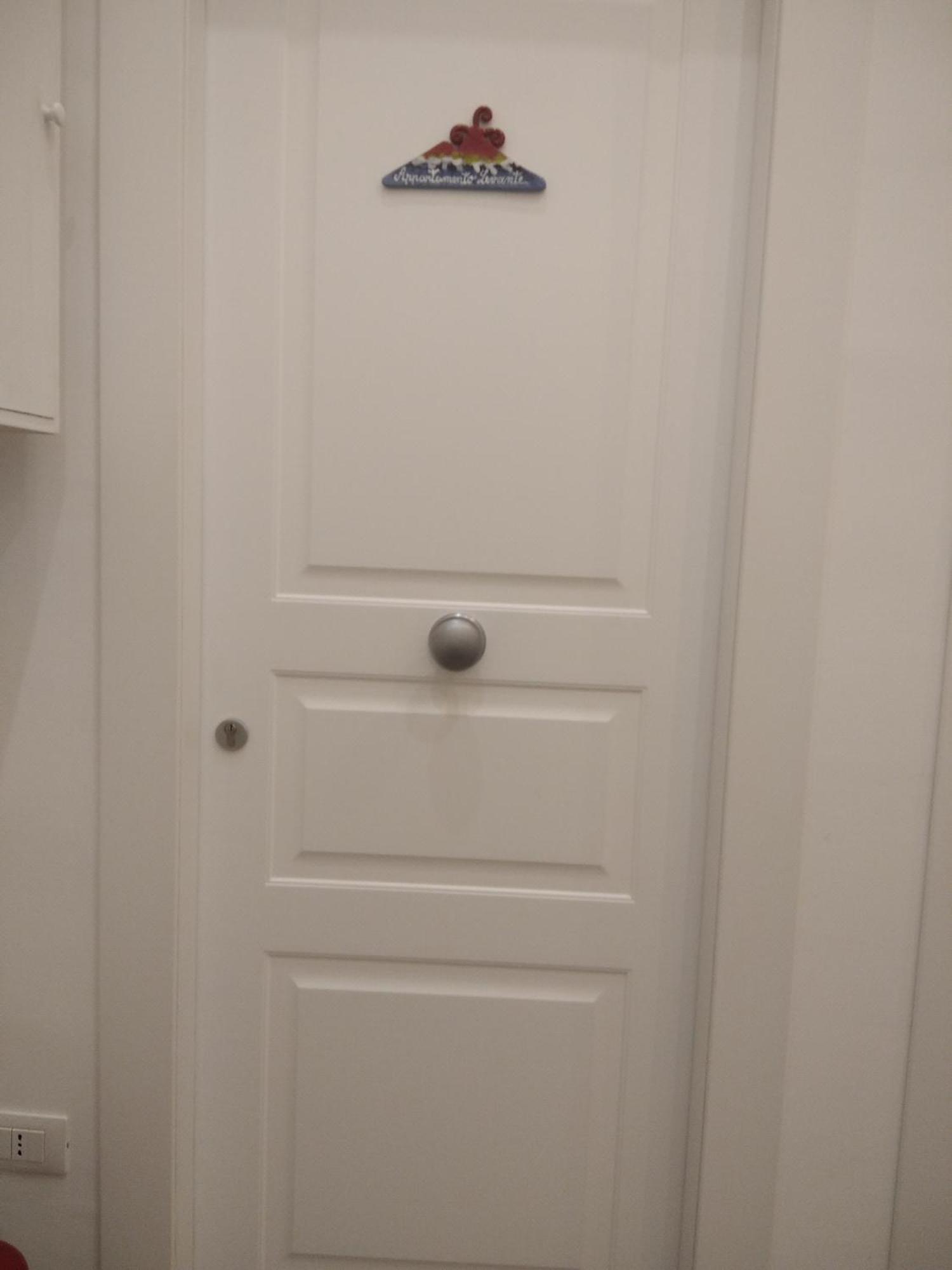 Chiarini22 Apartments Наполи Екстериор снимка